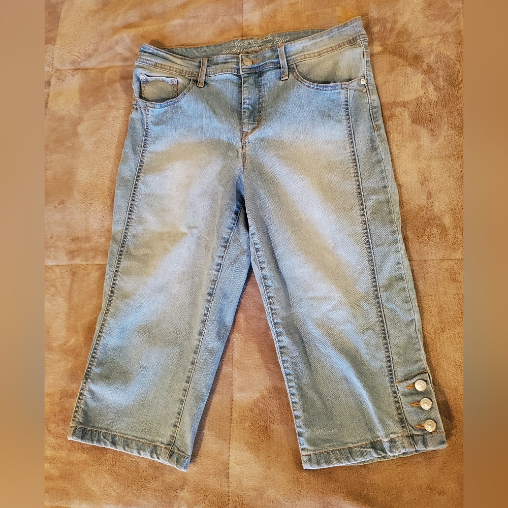 Gloria Vanderbilt Jean Capris Size 6